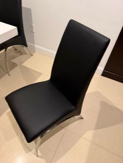 Dinning table chair ( 4 of them )
