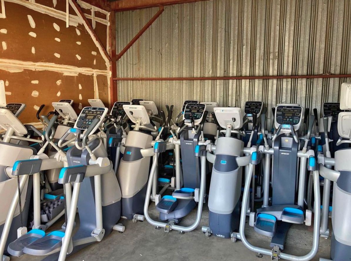 Precor AMT 835 Elliptical - Delivery Included