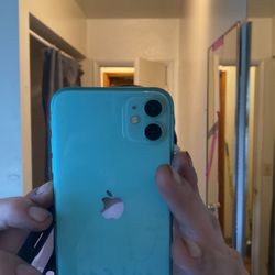 NEW! iphone 11 64gig Unlocked  And Currently Has Service 