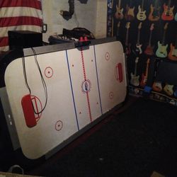 Air Hockey Table