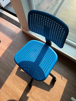 Blue Armless Desk Chair for kids