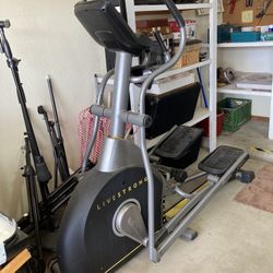 Elliptical Exercise Machine 