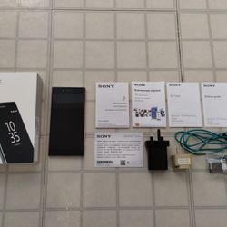 Sony Xperia Z5 Premium Dual E6883 Unlocked phone Chrome charger earphone manuals box