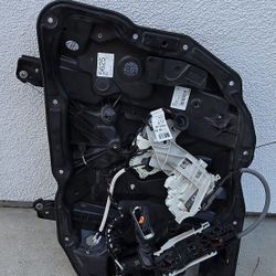 2011-2018 Porsche Cayenne 958 Front Door Window Regulator Right Latch Handle