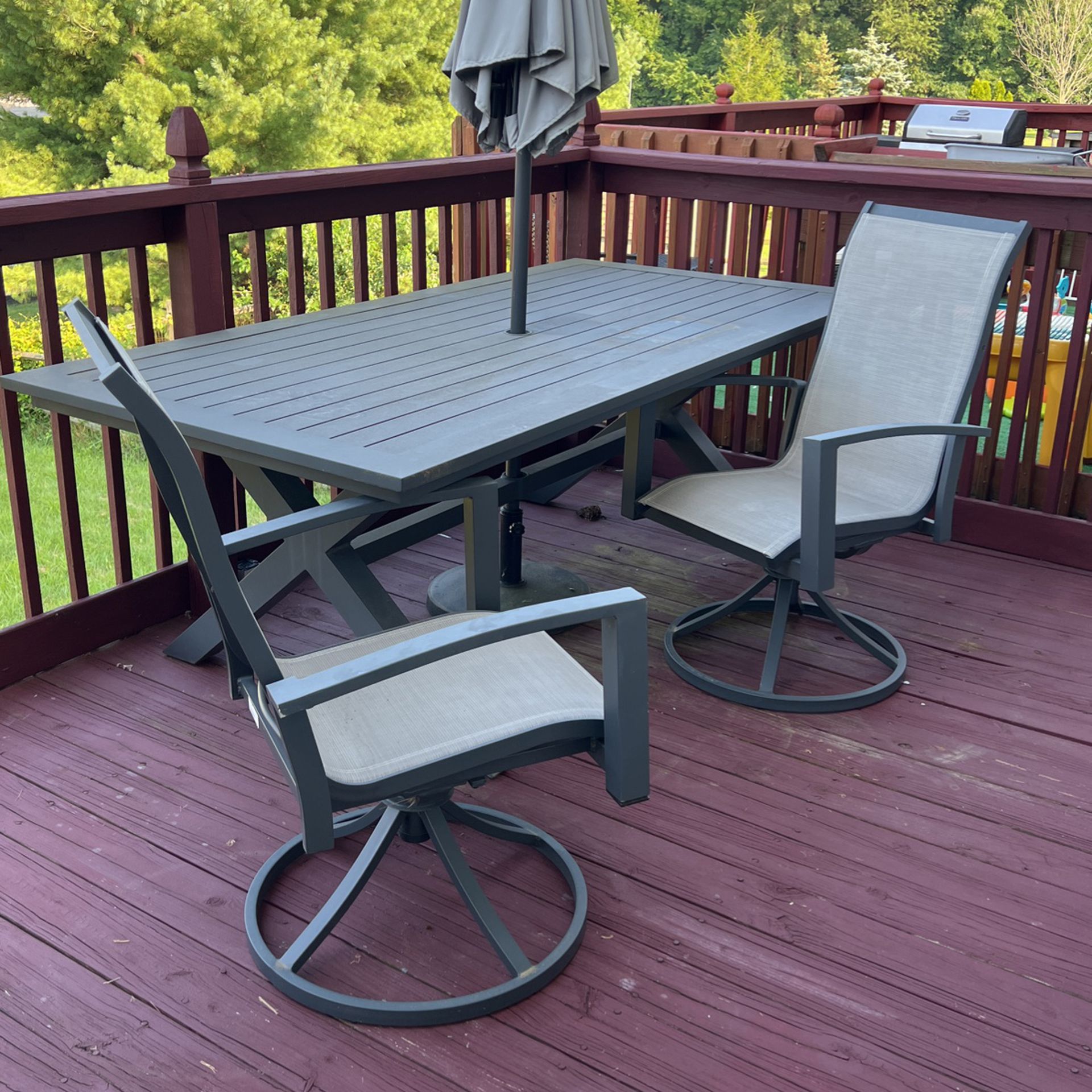 Outdoor Table Chairs X4 And Umbrella
