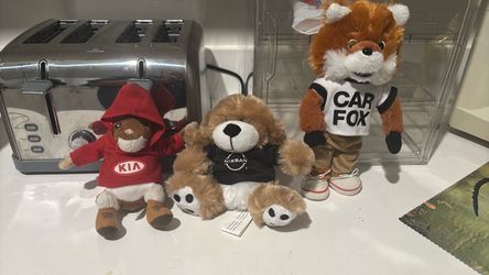 3  Mascots