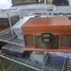 Turntable/radio