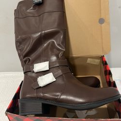AZ Denver Boots Size 9M 