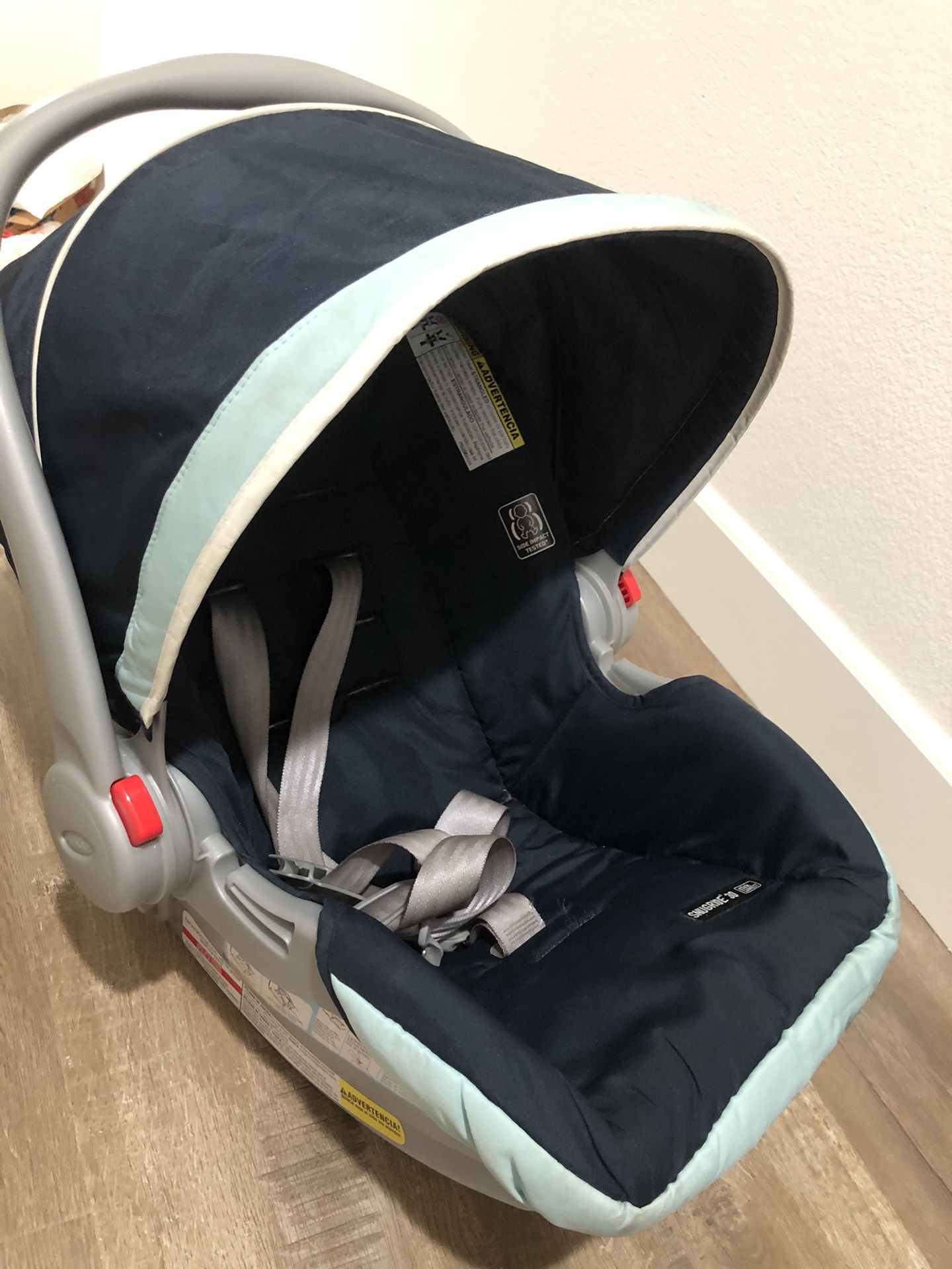 Graco Car seat / carseat with base infant baby material