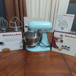 4.5 Q Kitchen Aid With 6 Attachment 