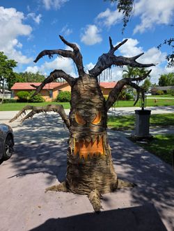 Halloween Scary Tree Yard Decor LED lights 
96 "T X 91" W X 48" D
