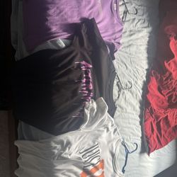 2 Vlone, 1 Supreme Tee, 1 North Face Nuptse 
