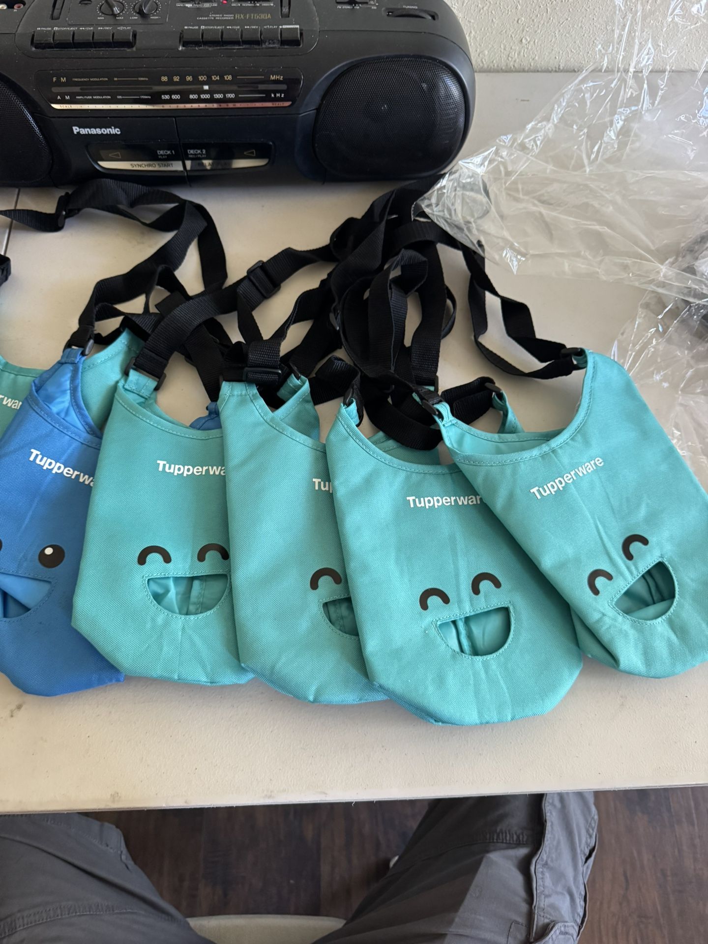Tupperware carrying pouch 💦