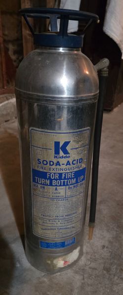 Vintage Kidde Soda-Acid fire extinguisher.