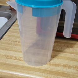 2qt Drink Container