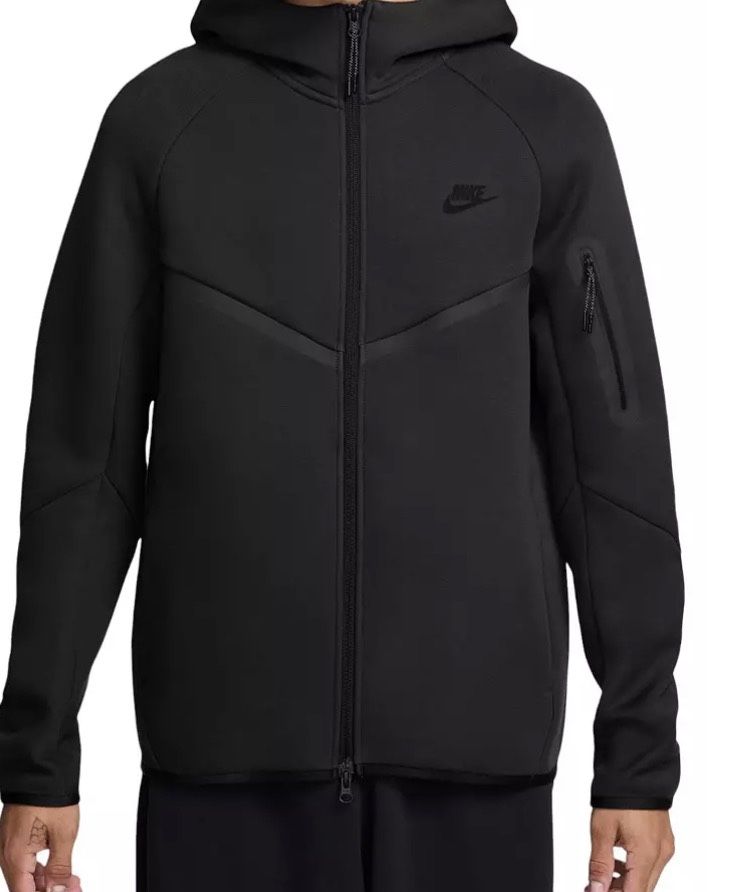 Black Nike Tech Tracksuit Size M-L