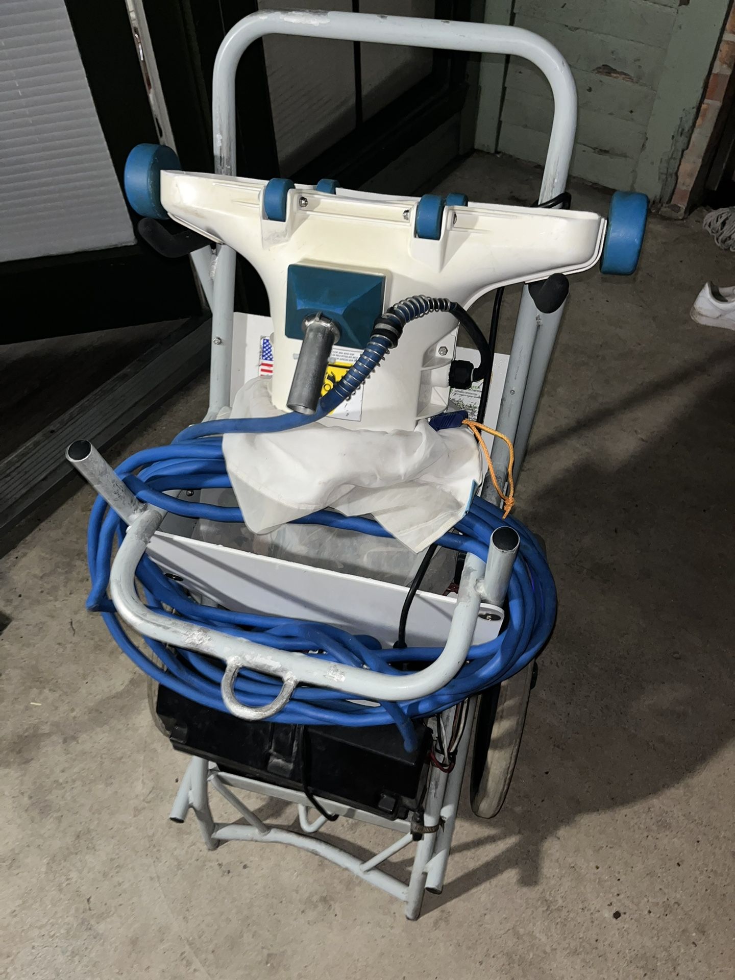 Hammer Head Pool Machine