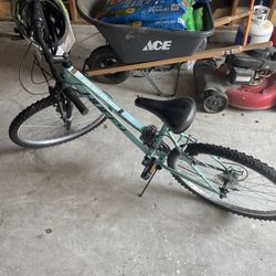 Huffy Rockcreek All Terrain Mountain Bike teal/light blue like new with lock + speed gears + helmet