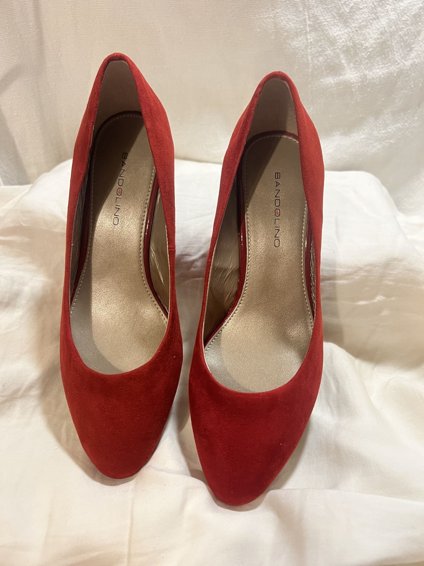 Bandolino Red Women’s Suede Pumps