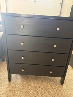 Chest of drawers