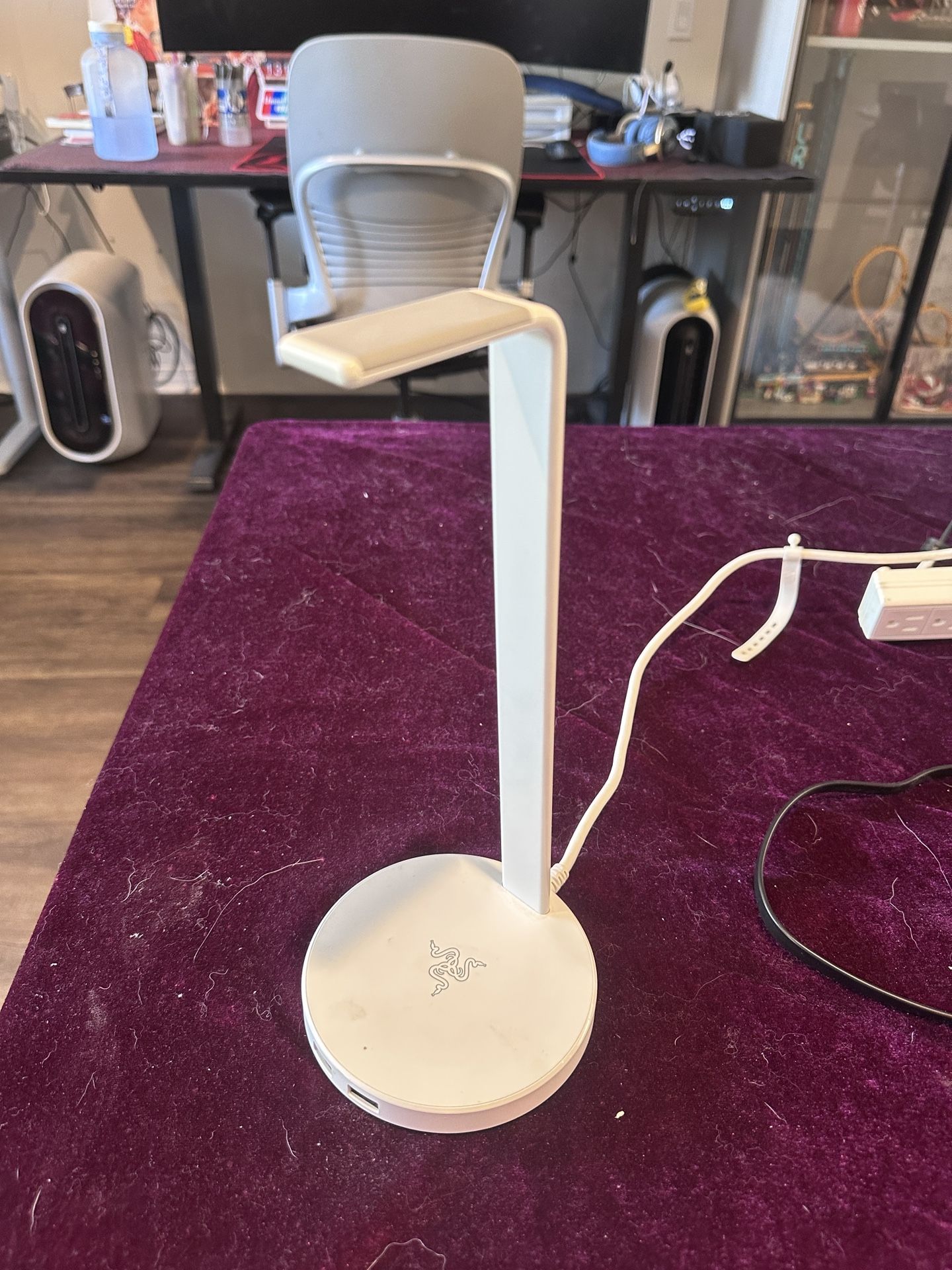 Razer Base Station V2 Chroma Headphone Headset Stand Holder: Chroma RGB Lighting