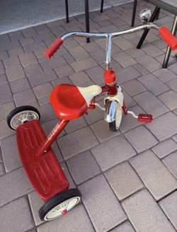 Radio Flyer Classic 10" Toddler Tricycle Bike