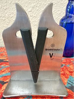 Brod & Taylor VG2 Professional Knife Sharpener | 3-Action Tungsten Carbide (Stainless Steel)