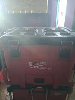 Milwaukee PACKOUT Large Tool Box