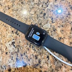 Apple Watch Series 6 40mm Space Gray Gps And Cellular   With Charger   Works great 
