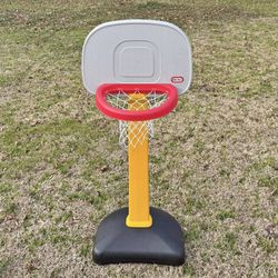 Little Tikes TotSports Basketball Hoop
