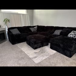 Full Sectional Couch 
