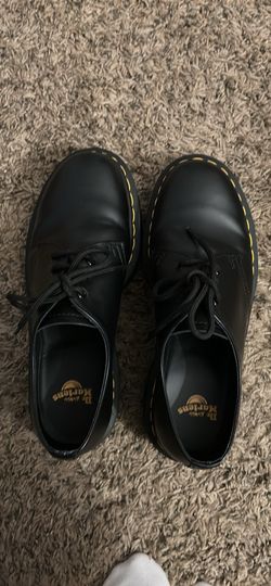 Doc Martens 1461 Leather Oxfords slip resistant Men’s size 8/Women’s size 9