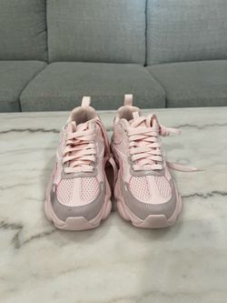Pink Reebok Shoes