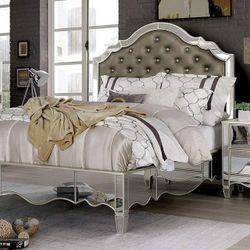 GLAM SILVER MIRROR CRYSTAL LIKE BUTTONS QUEEN SIZE BED FRAME - CAMA