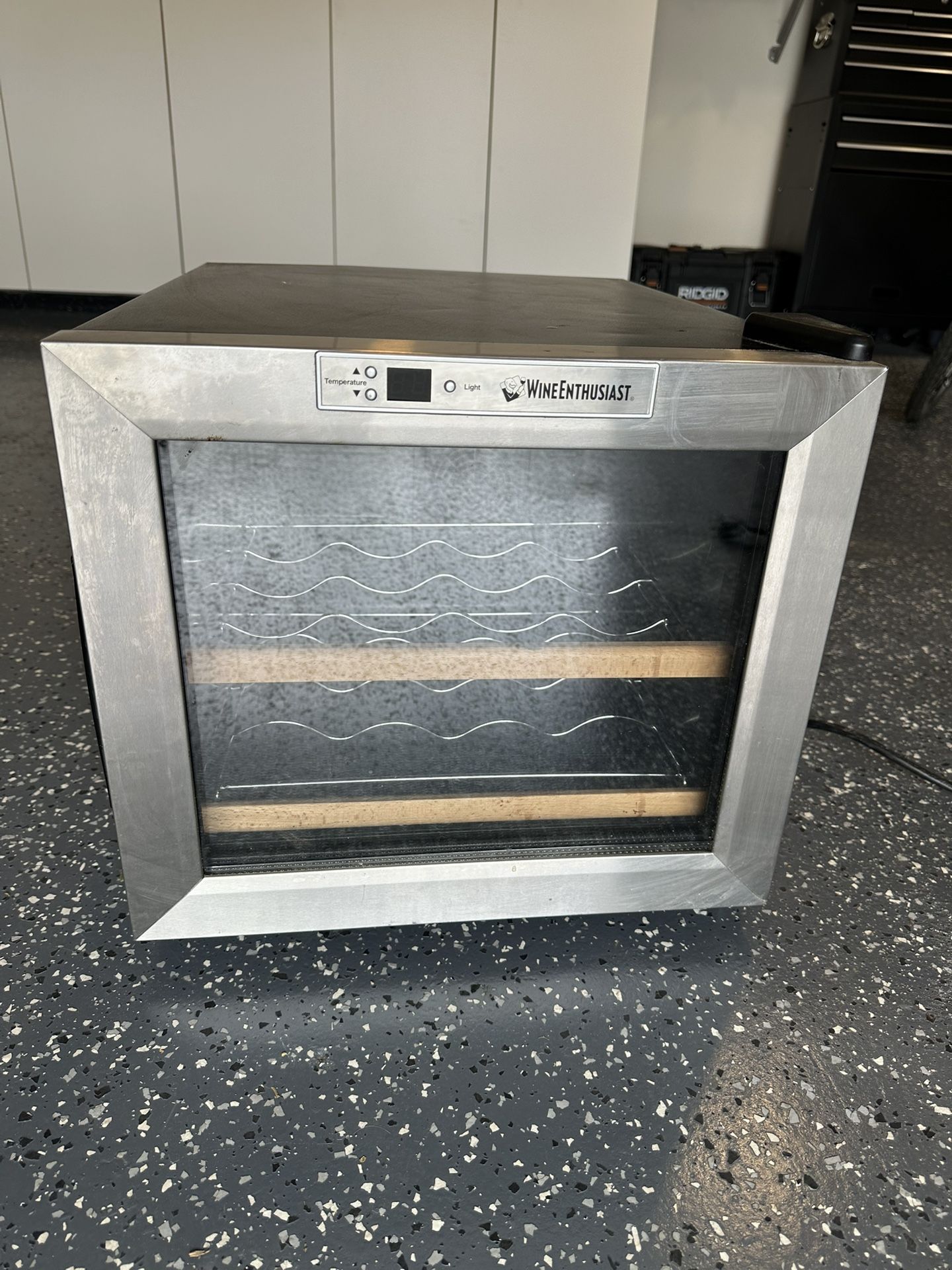 Wine Enthusiast 8 bottle wine Fridge