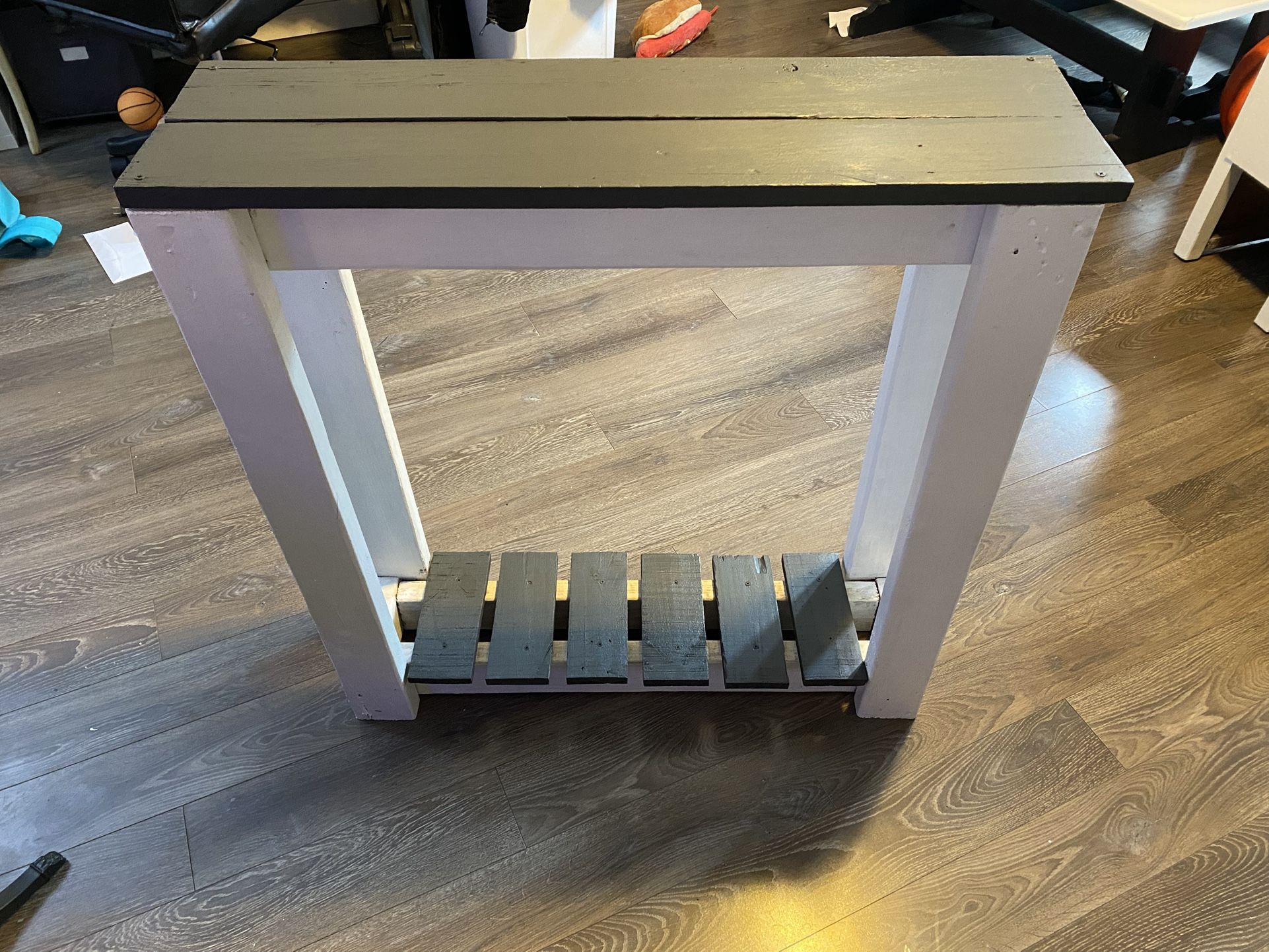 Entrance Table 