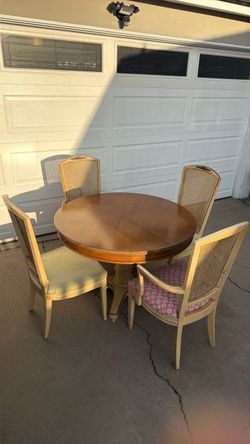Vintage Table with 4 chairs