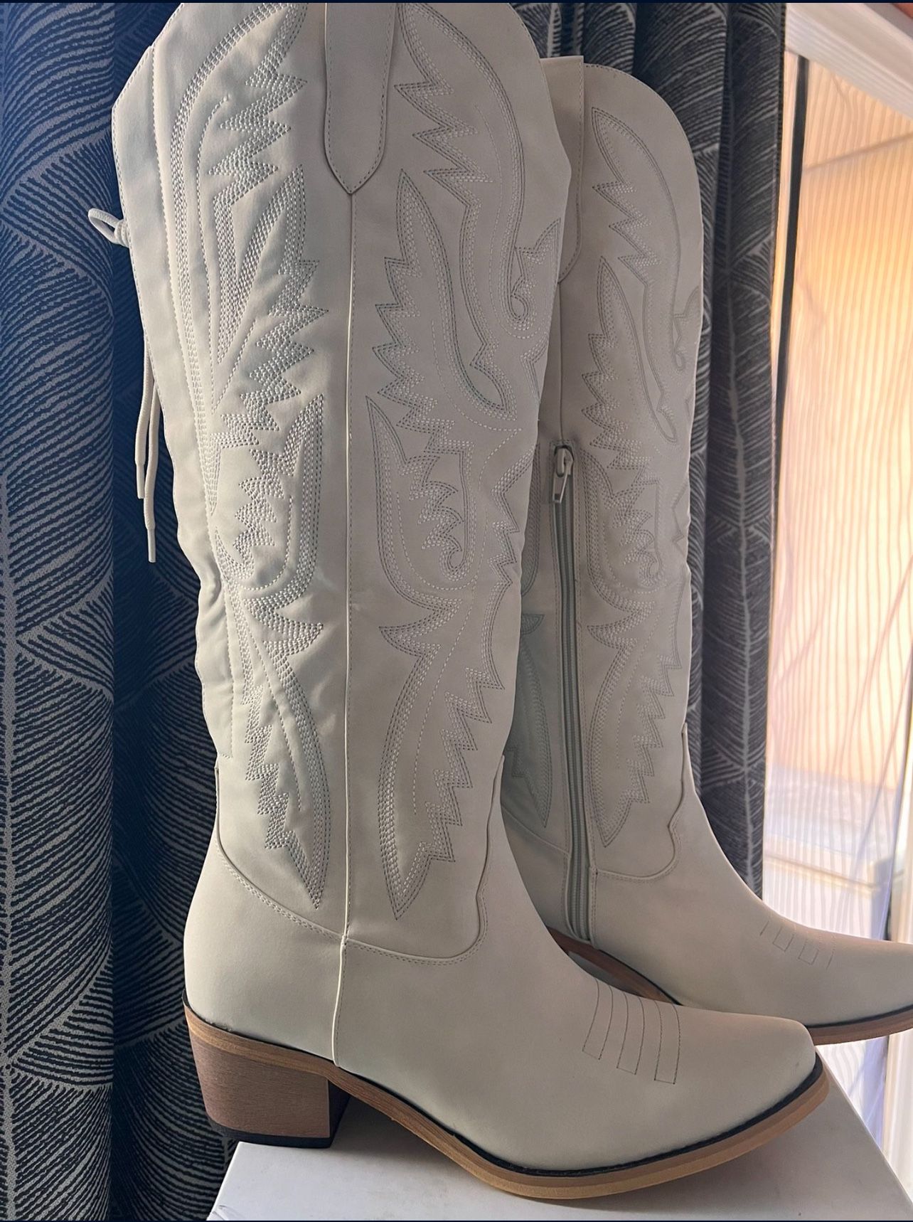 Lace-up Knee High Western Cowboy Boots Suede Embroidered