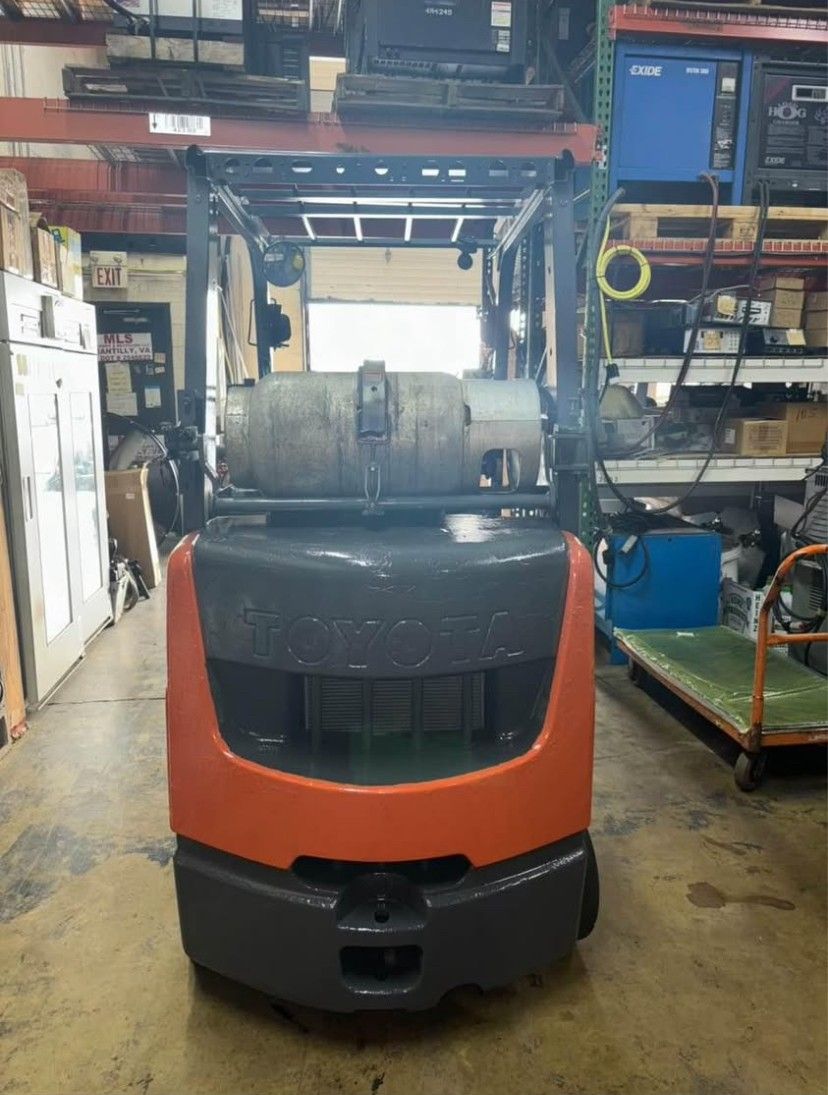 TOYOTA FORKLIFT