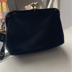 Coach Kisslock Couch/wristlet