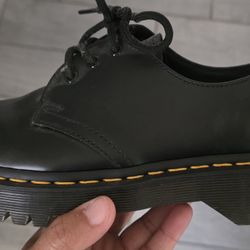 Dr. MARTENS/TIMBERLANDs