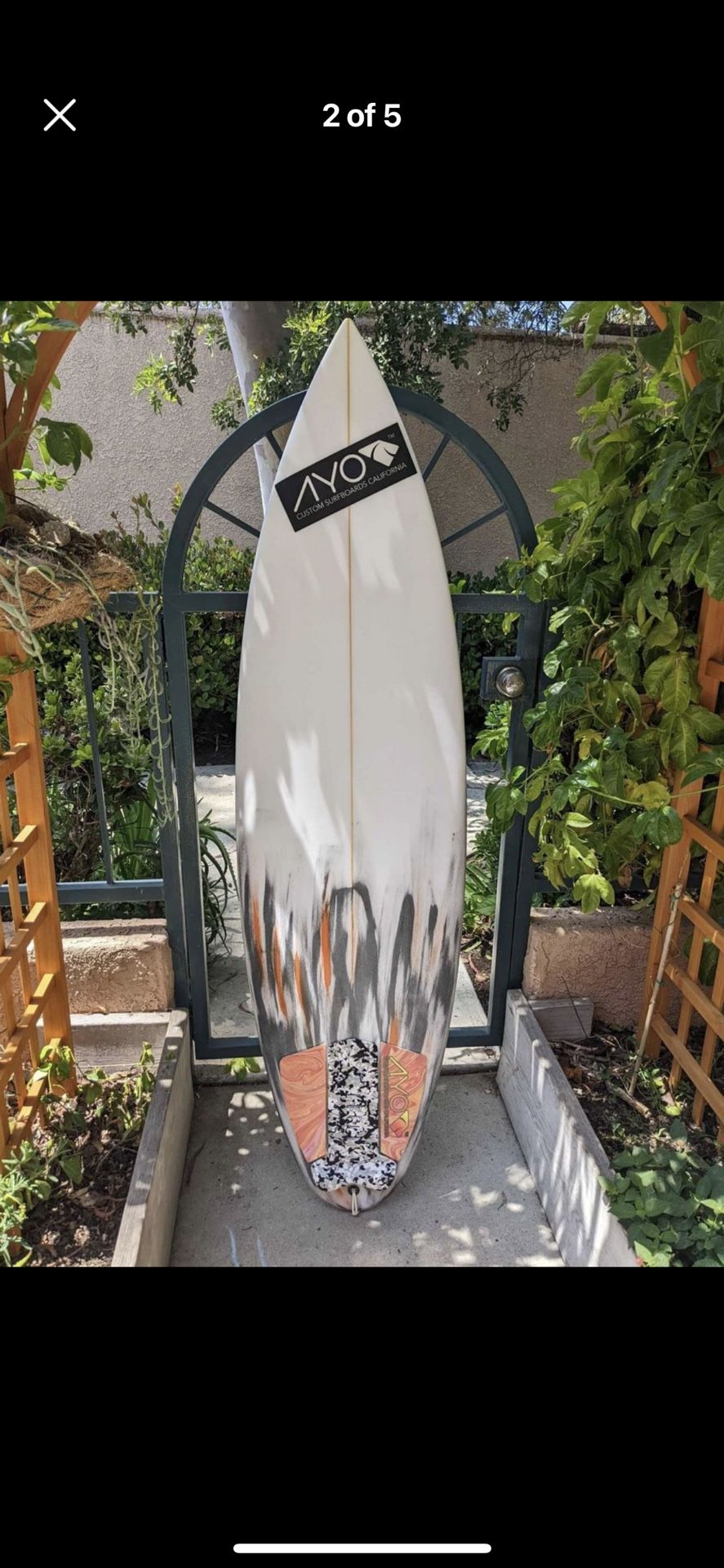 5’10 Surfboard With Fins And Leash