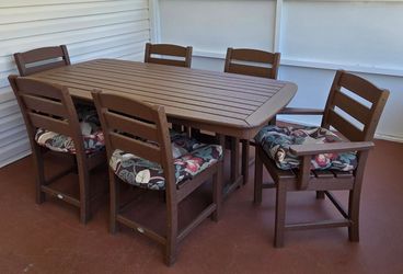 Polywood Table & 6 chairs