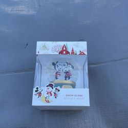 Disney Christmas Snow Globe Mickey Mouse& Mini Mouse