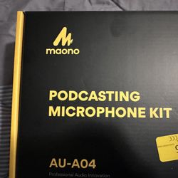 Podcasting microphone kit