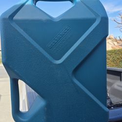 Portable Water Containers 