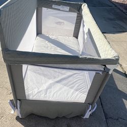 Crib/Playpen excellent condition!