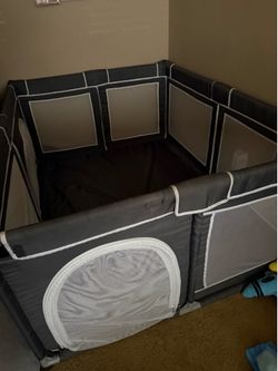 babys play pen