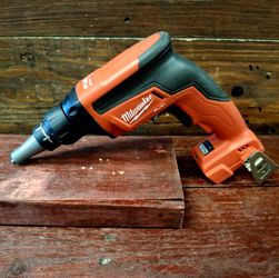Milwaukee M18 FUEL Drywall Screw Gun 