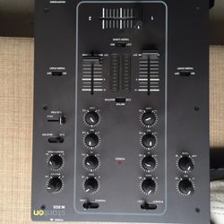 DJ Stanton C324 CD Players for sell and Stanton Mixer